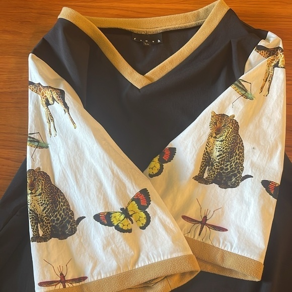 L Fresh home grown couture in A line with large front pocket and graphic sleeve - Picture 2 of 6